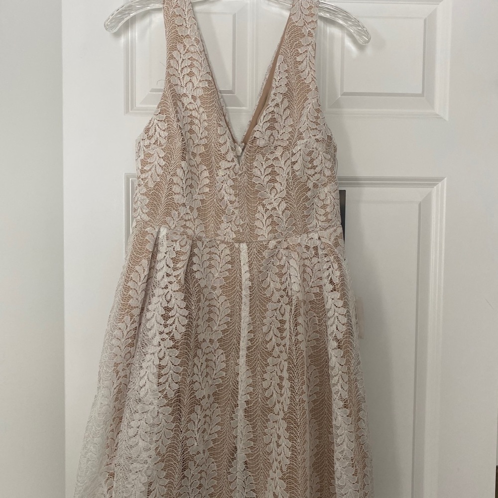 Women’s lace dress, fully lined, NWT
